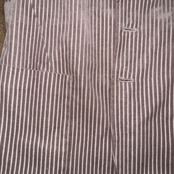 Stunning 3 button JPG - Picture 2 of 4